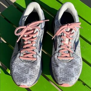 Brooks Women's Athletic Shoes Adrenaline Size 8